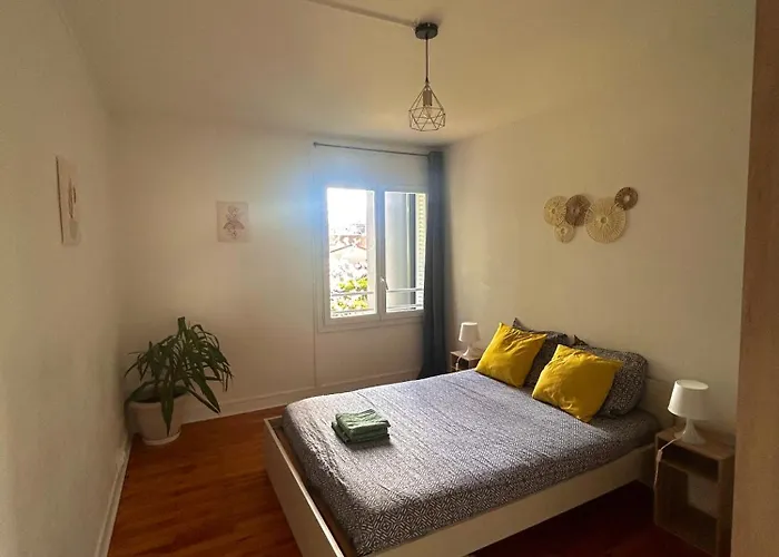 L Authentique Proche Centre *